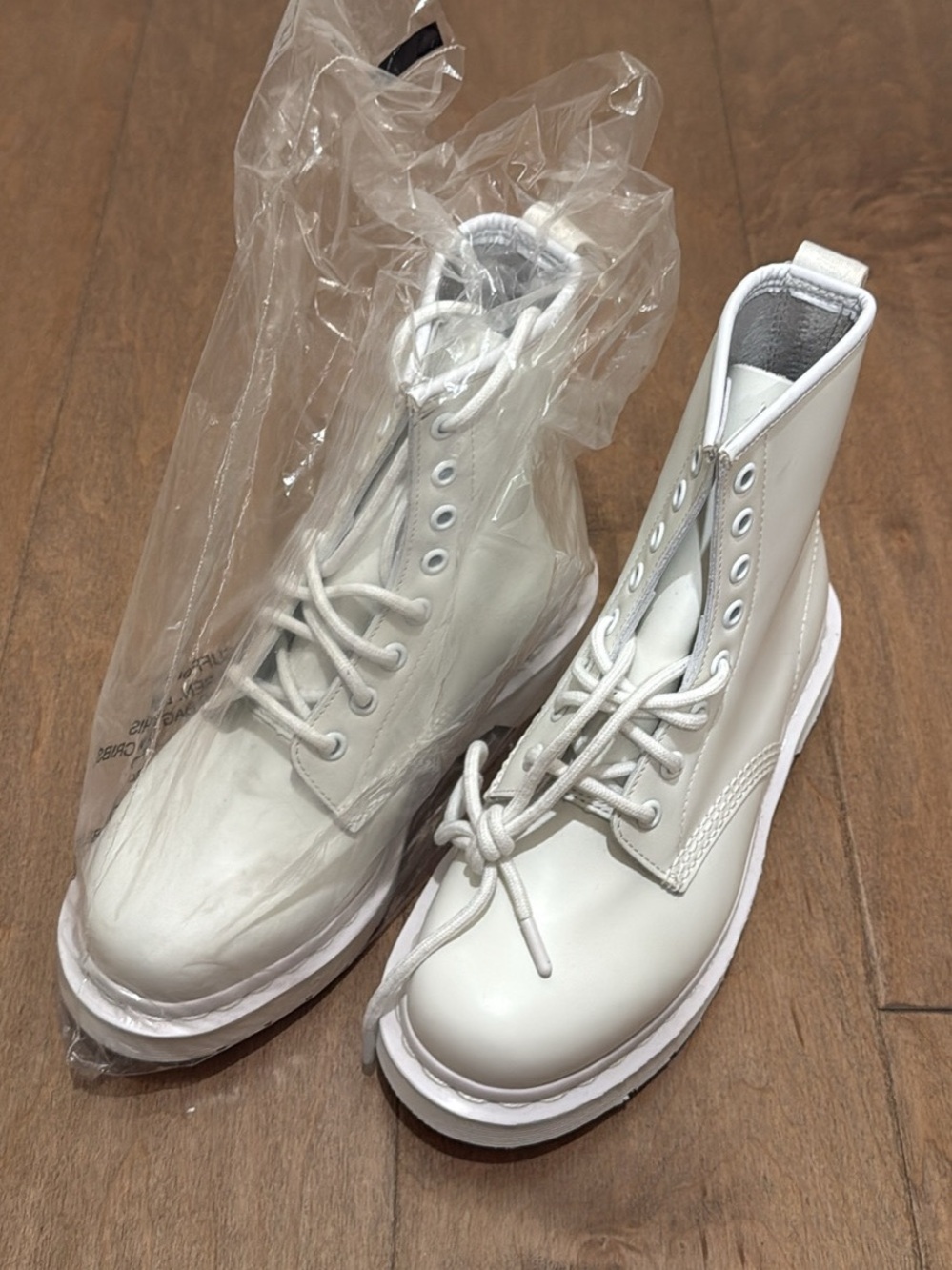 Dr. Martens 1460 Mono White
